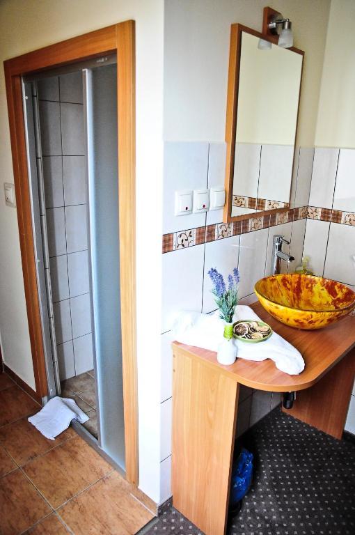 Osrodek Uslug Hotelarskich Kinga ヴィエリチカ 部屋 写真