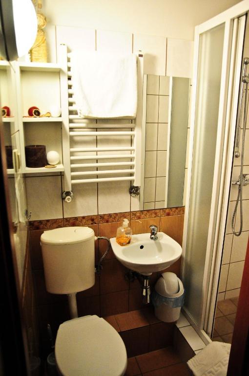Osrodek Uslug Hotelarskich Kinga ヴィエリチカ 部屋 写真