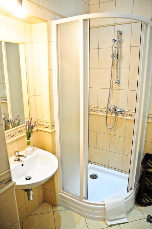 Osrodek Uslug Hotelarskich Kinga ヴィエリチカ 部屋 写真