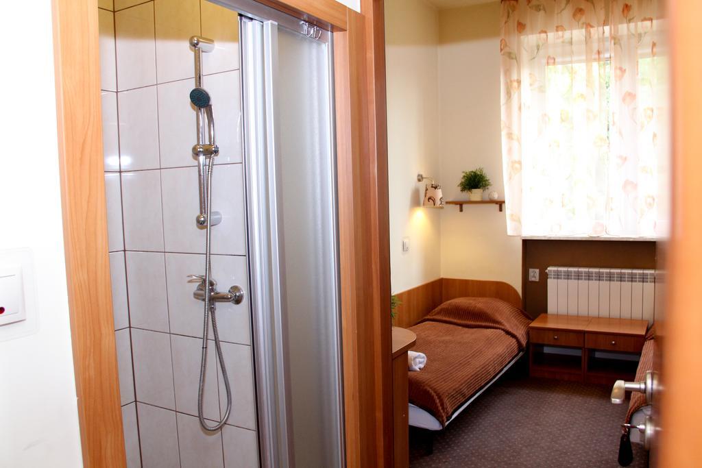 Osrodek Uslug Hotelarskich Kinga ヴィエリチカ エクステリア 写真