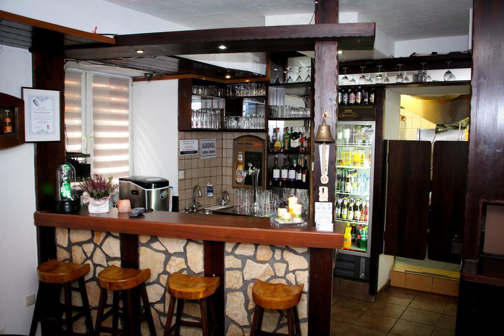 Osrodek Uslug Hotelarskich Kinga ヴィエリチカ エクステリア 写真
